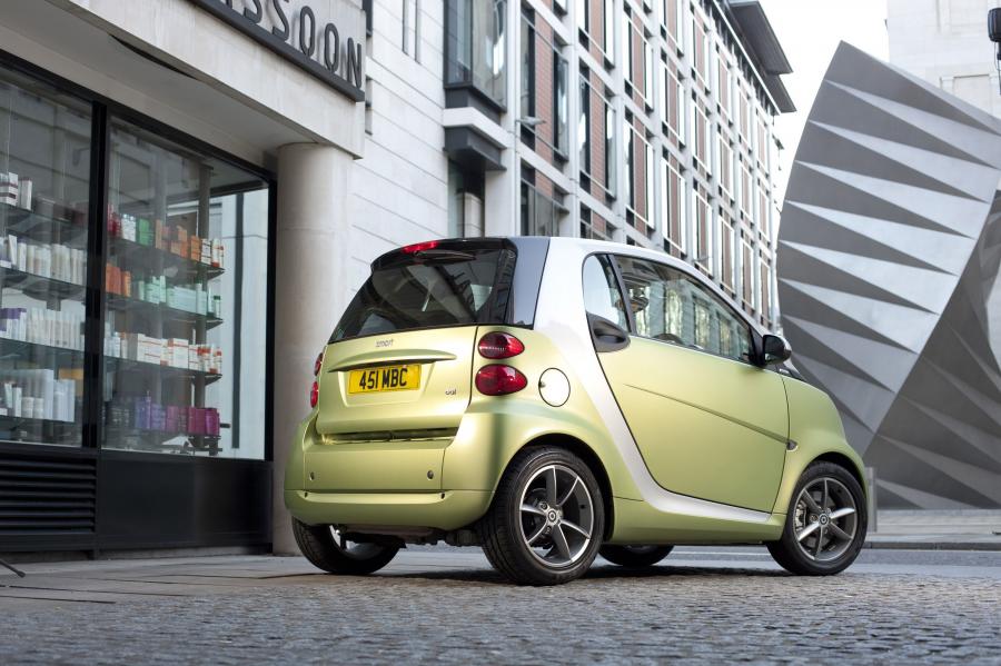  Smart ForTwo Lightshine Edition 2011 года  (UK) (фото 14 из 15)